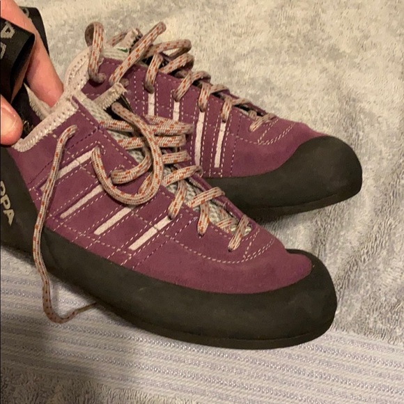 Like new Vibram Scarpa XS Edge climbing shoes - Picture 8 of 12